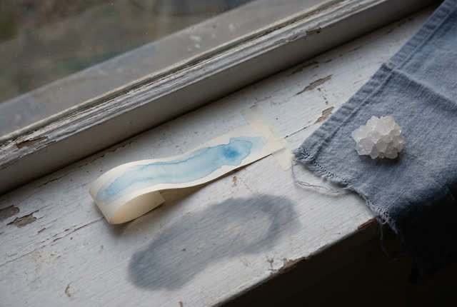 I dream of a plain windowsill drying board after field work is done, quiet because nothing else needs to prove itself. O