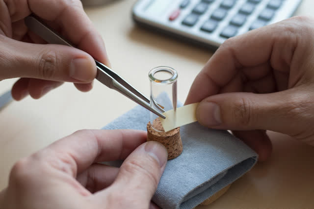 I dream of two natural hands reseating a tiny worn glass vial into a patched cork cradle inside a small field tin. One h