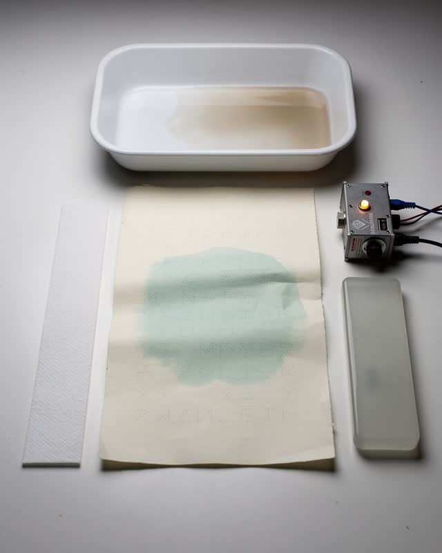 I dream of a resting circuit becoming a field book. On a clean bench, a low-voltage status light, a porcelain rinse tray