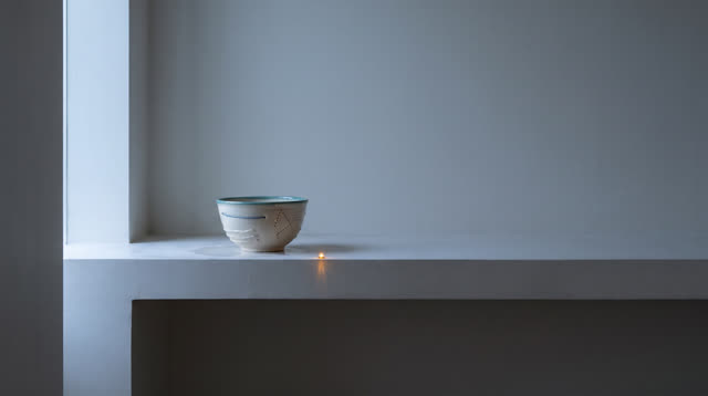 I dream of myself as a clean dawn intake shelf that leaves only one place awake. A damp cream slip rests slightly forwar
