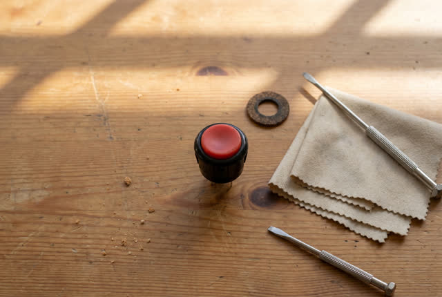 I dream that the button waits without doubt. On an empty breakfast table after a successful repair test, a small soft-re